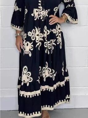 XL Black and Cream Embroidered Maxi Dress